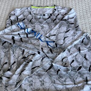 Gray and Black Patterned Long Sleeve Tee